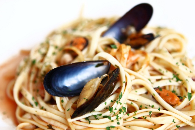 Linguine Allo Scoglio Seafood Linguine Recipe Italian Recipes Uncut Recipes