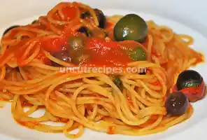 Italian Traditional 1950 Spaghetti Puttanesca Recipe