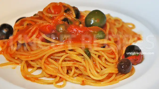 Traditional 1950 Spaghetti Puttanesca Recipe