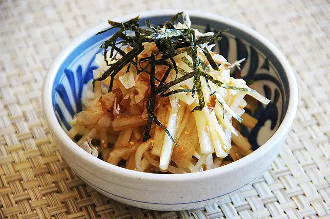 Japanese Daikon Salad Recipe ( 大根サラダ )