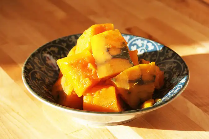 Japanese Kabocha no Nimono Recipe ( Simmered Pumpkin Recipe かぼちゃの煮物 )