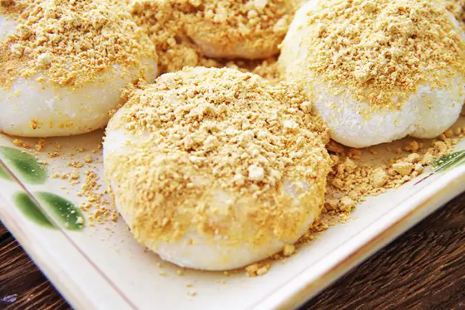 Japanese Kinako Mochi Recipe ( 黄粉 or きなこ )