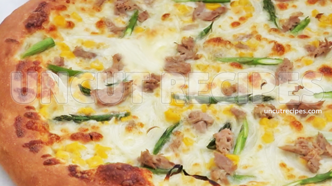 Tuna And Corn Pizza ãƒ„ãƒŠã¨ã‚³ãƒ¼ãƒ³ Recipe Japanese Recipes Uncut Recipes