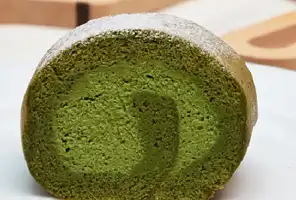 Basic Matcha Roll Cake Recipe (抹茶ロールケーキ)