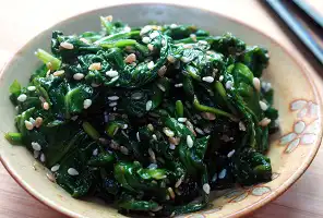 Hourensou No Gomaae Recipe - Spinach Salad with Sesame Sauce (菠薐草の胡麻和え)