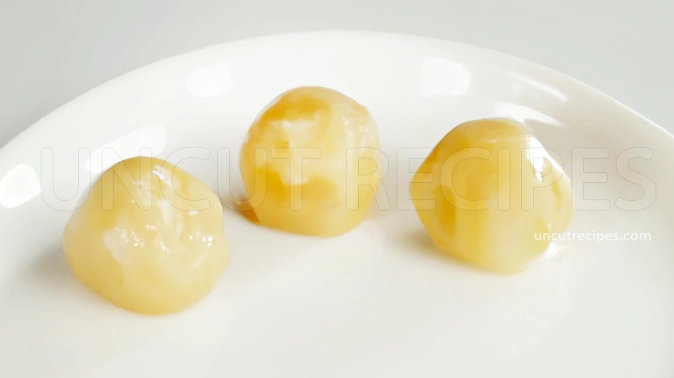 Matcha Mochi with White Bean Filling Recipe (抹茶大福) - 03 Matcha Mochi with White Bean Filling Recipe (抹茶大福) - 03