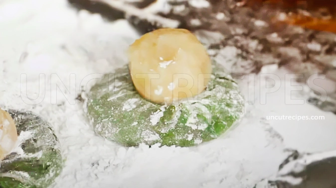 Matcha Mochi with White Bean Filling Recipe (抹茶大福) - 08 Matcha Mochi with White Bean Filling Recipe (抹茶大福) - 08