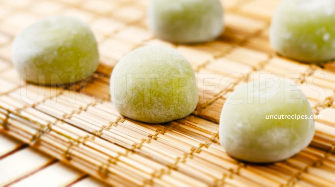Matcha Mochi with White Bean Filling Recipe (抹茶大福) - 10 Matcha Mochi with White Bean Filling Recipe (抹茶大福) - 10