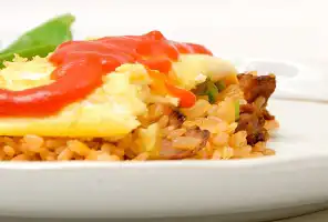 Omurice with Chicken Recipe (チキンオムライス)