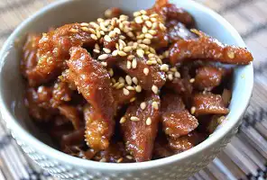 Pork Shigureni with Sesame Seeds Recipe (豚肉 しぐれ煮とゴマ)