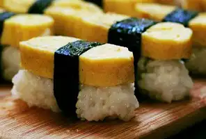 Tamago Sushi Recipe (Omelette Sushi 卵 寿司)