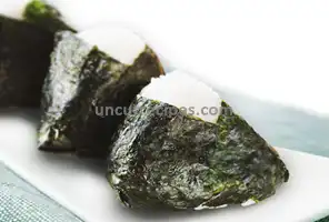 Tuna-Mayo Onigiri Recipe (ツナマヨ おにぎり)