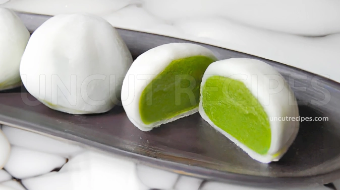 White Mochi with Matcha Filling Recipe ( 抹茶大福 ) - 02 White Mochi with Matcha Filling Recipe ( 抹茶大福 ) - 02