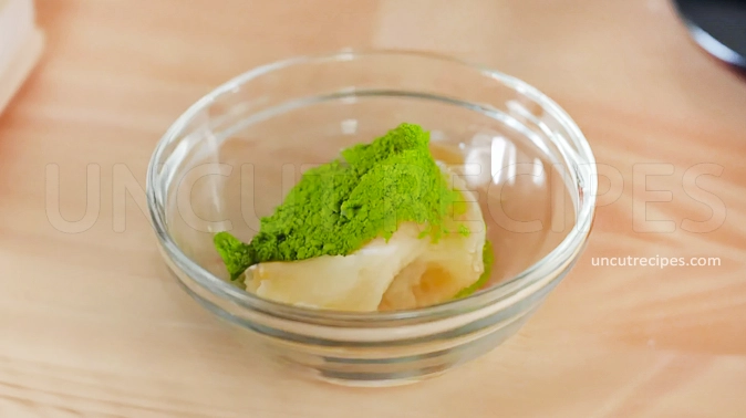 White Mochi with Matcha Filling Recipe ( 抹茶大福 ) - 03 White Mochi with Matcha Filling Recipe ( 抹茶大福 ) - 03